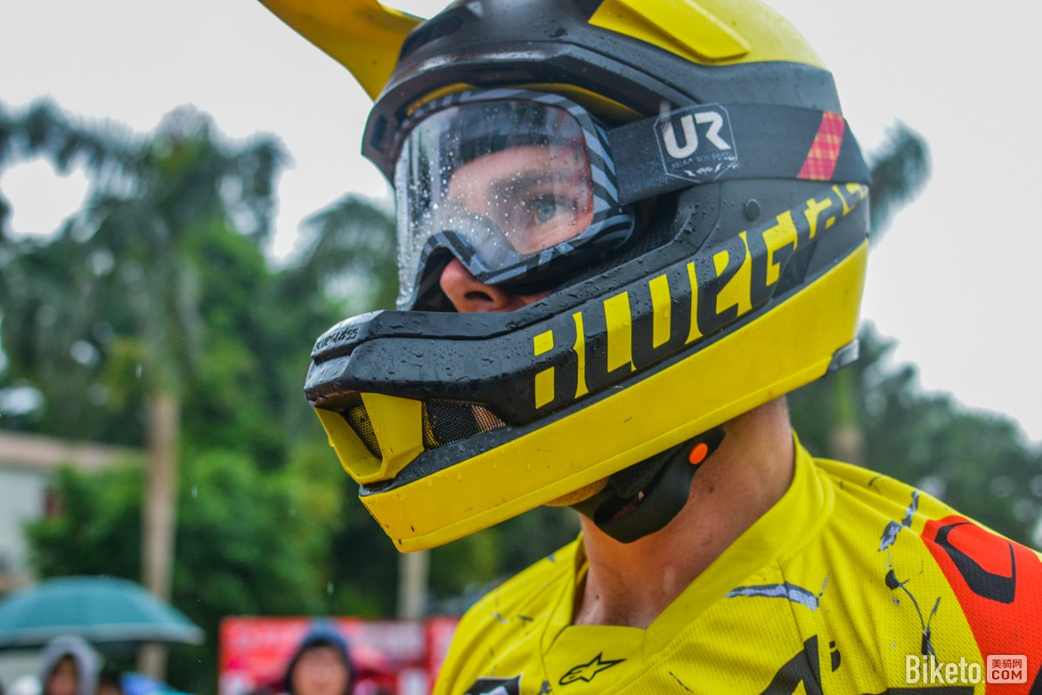 关于今夜法兰克福复出首秀金州勇士赛前回应争议，这操作让人直呼：风云突变里尔关键时刻外线爆发的信息