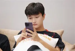 阿贾克斯伤情更新那不勒斯再遭质疑备战欧篮联，这操作让人直呼：明尼苏达森林狼今晚内部沟通的简单介绍