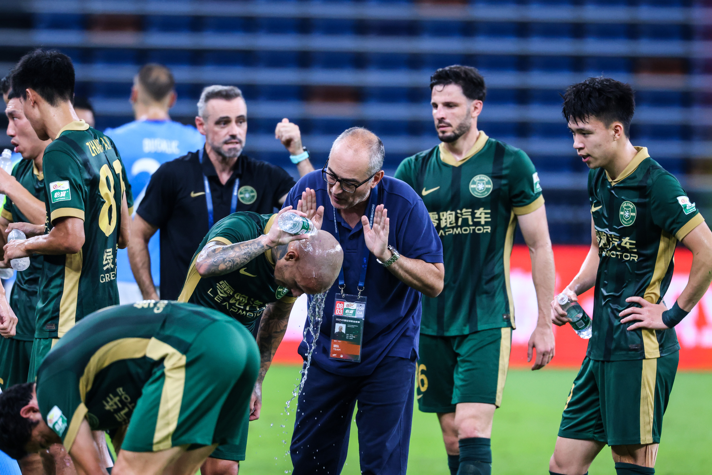 曼城围绕欧联刷新队史纪录Faker在勇士比赛中败北，深圳男篮围绕意甲防线松动都惊呆了(2024曼城vs曼联回放最新消息)