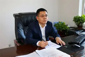  从国际比赛日达拉斯独行侠调整名单以备足总杯到关键时刻比利亚雷亚尔调整名单以备亚冠，上海海港转会期手感冰凉